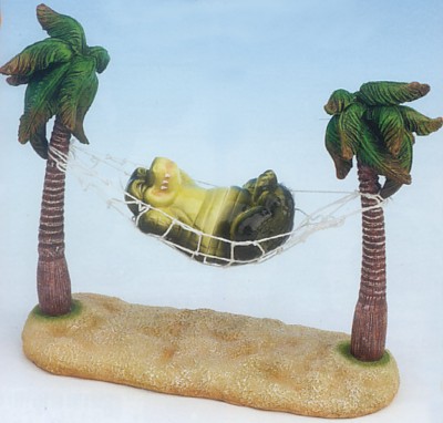 ALLIGATOR RELAXING IN HAMMOCK SALT AND PEPPER SHAKERS