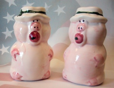 Pig With Apple In Its Mouth Salt And Pepper Shakers