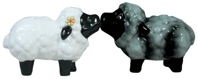 SHEEP KISSING 