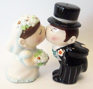 BRIDE AND GROOM KISSING 