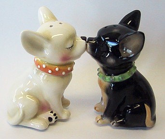 Chihuahuas Kissing 