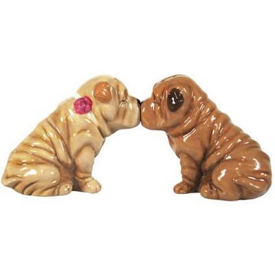 Shar Peis Kissing 