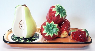 PEAR AND STRAWBERRY WITH TRAY SALT AND PEPPER SHAKERS