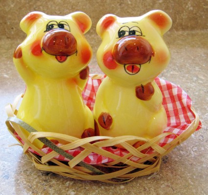 Pigs In Basket Salt And Pepper Shakers