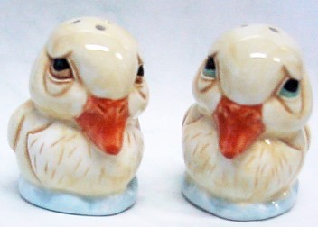 DUCKS POT BELLY SALT AND PEPPER SHAKERS