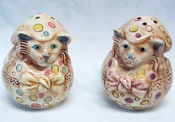 EASTER CATS POT BELLY SALT AND PEPPER SHAKERS