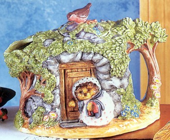 MRS. TIGGY-WINKLE BEATRIX POTTER TEAPOT
